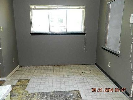 5th image of 2150 Rodney St