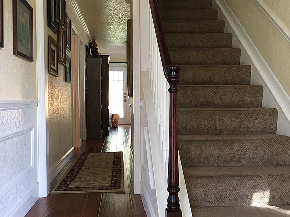 5th image of 505 SE 61st Ct