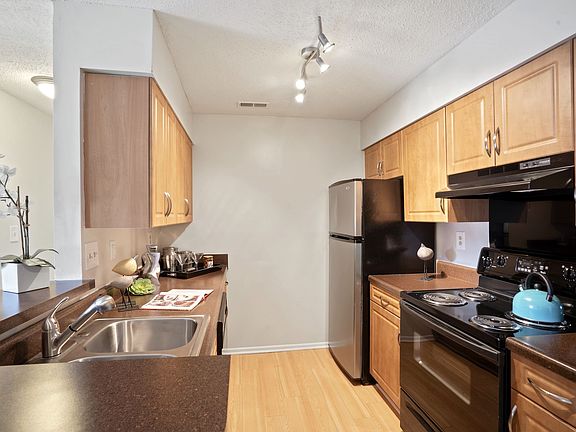 Crossing at Quail Hollow Kitchen