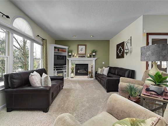 5th image of 7885 Glengate Dr