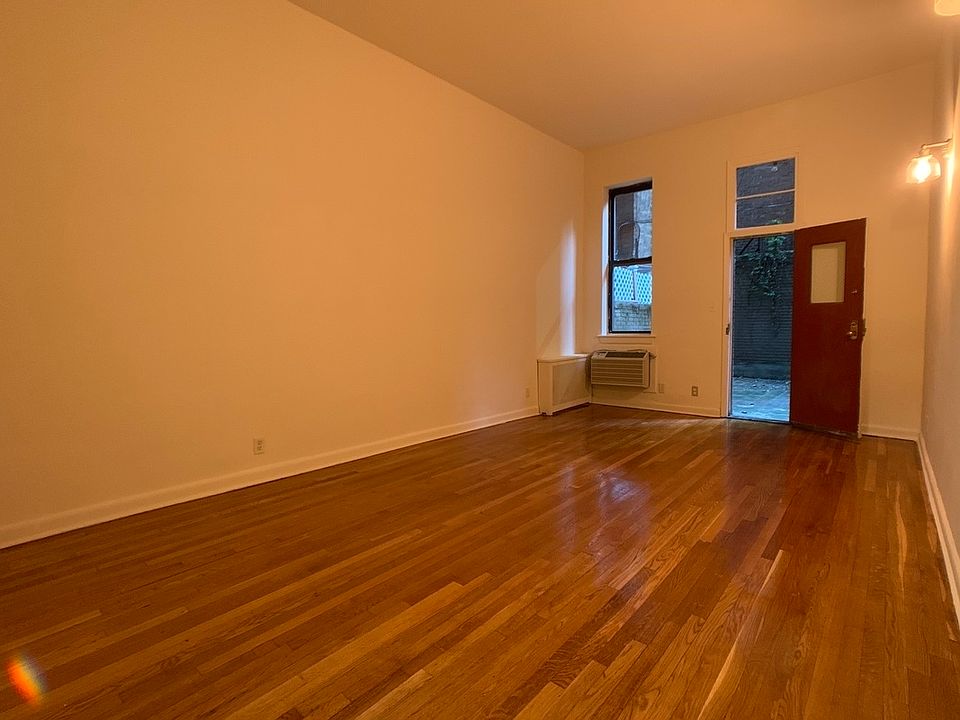 1st image of 531 W 45th St APT 1D