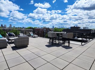 Contemporary Lincoln Park Studio, Chicago, IL 60614