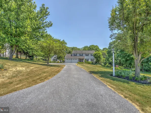 85 Albrecht Ct, Morgantown, PA 19543