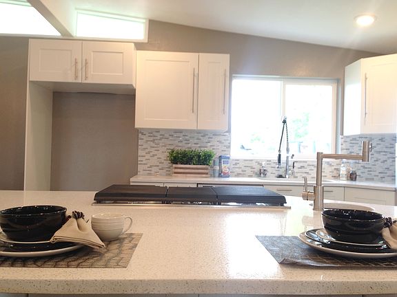 4th image of 4992 S Pinehill Dr