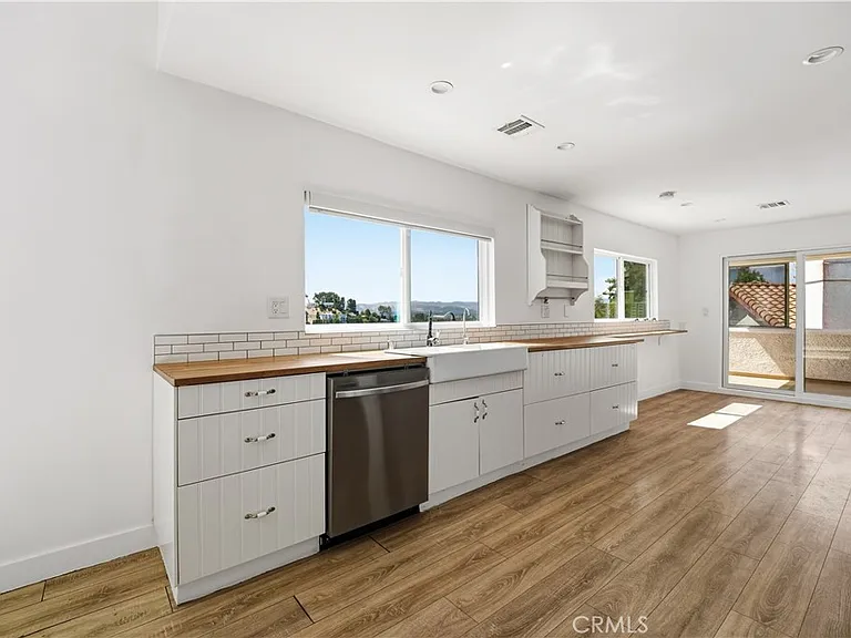 5035 Escobedo Dr — Photo 11