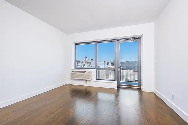 Sold by Modern Spaces | media 15