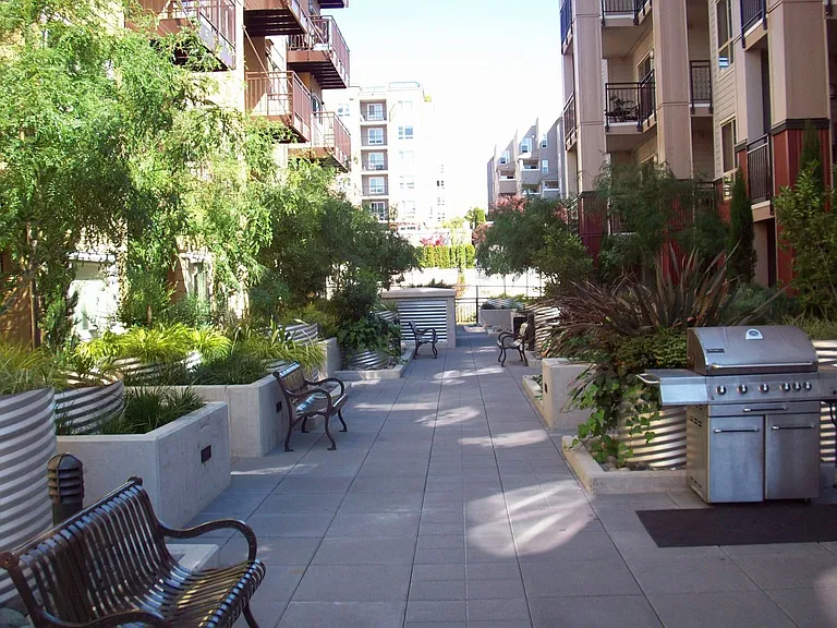 Trinity 43rd Apartments — Photo 40