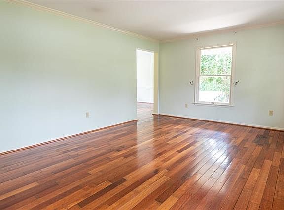 5th image of 5886 Shady Ln