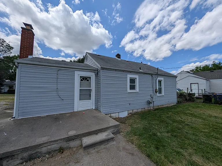 24894 Marigold Ave — Photo 3