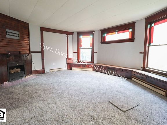 3rd image of 109 S State St Unit 3