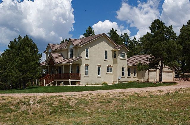 Custom built in 2000 on 2.5 Acres