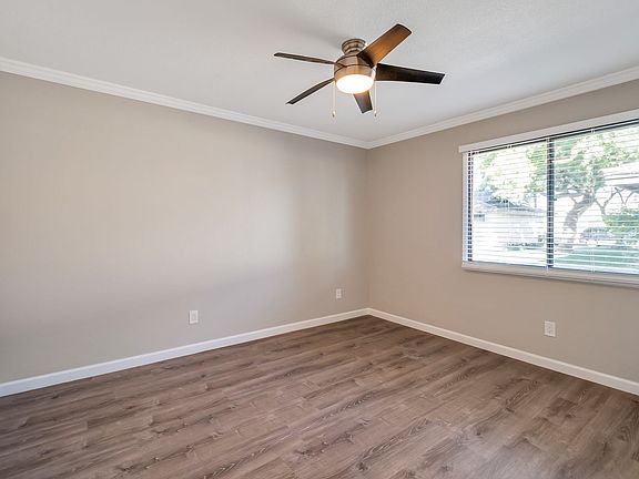 5th image of 515 E Dunbar Dr APT 2