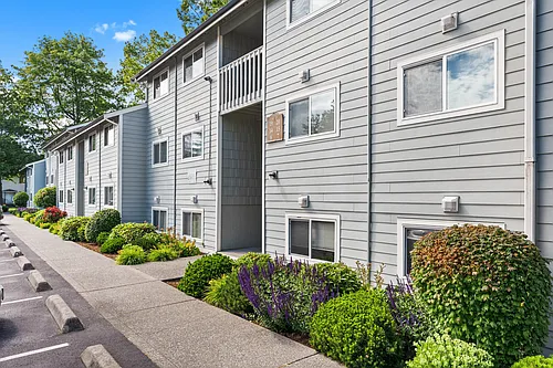 Steele Manor Apartments Photo 1