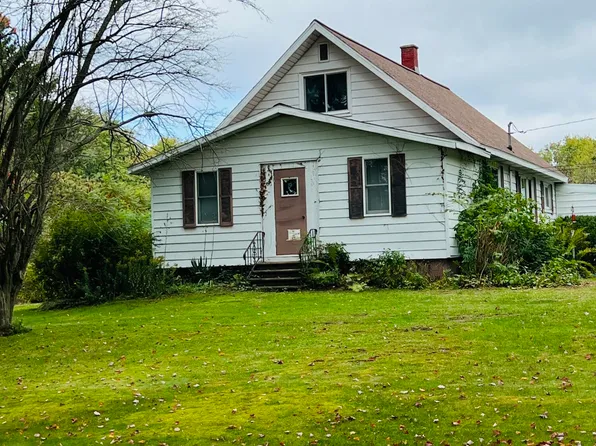 17557 Taft Rd, Spring Lake, MI 49456