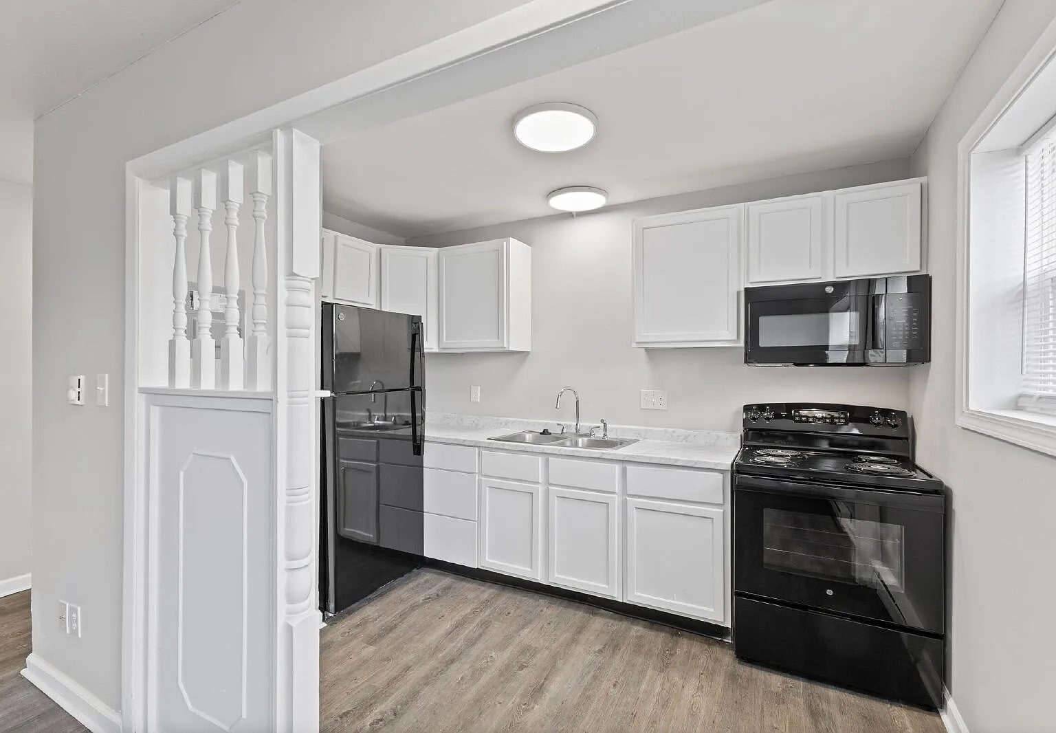 2 bed, 1.0 bath, 700 sqft, $1,100 — Photo 1