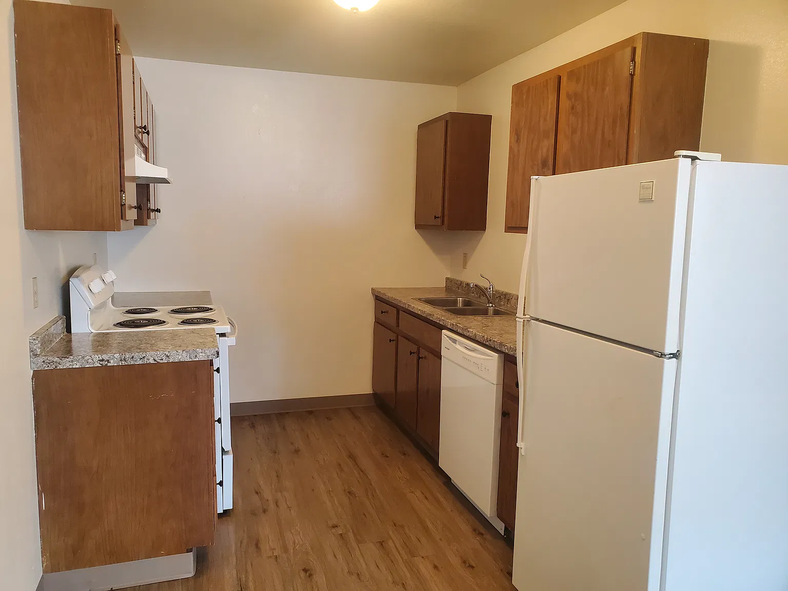 2 bed, 750 sqft, $1,000 — Photo 2