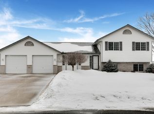 5627 Lambert Ave NE, Albertville, MN 55301