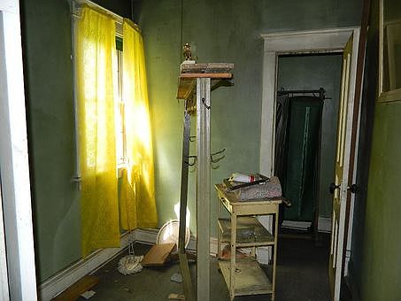 3rd image of 717 Park Ave