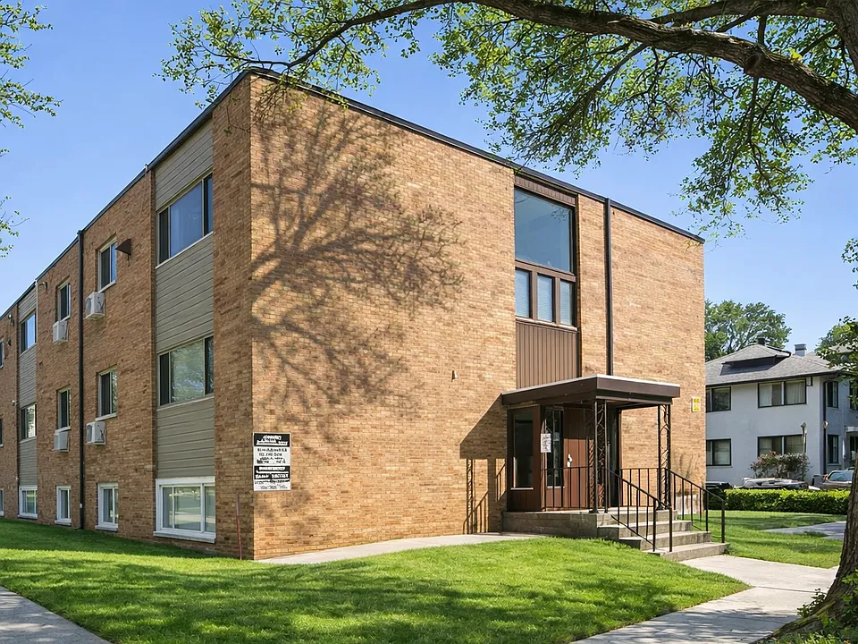 327 University Ave SE #204