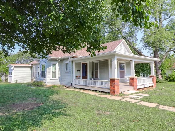 704 S Olive St, Holden, MO 64040