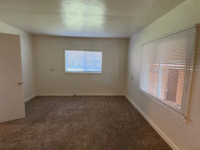 1250 Madison St — Photo 23