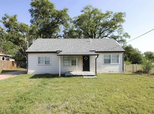 1626 W Macarthur Rd, Wichita, KS 67217