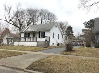 101 Roslyn Rd, Westmont, IL 60559