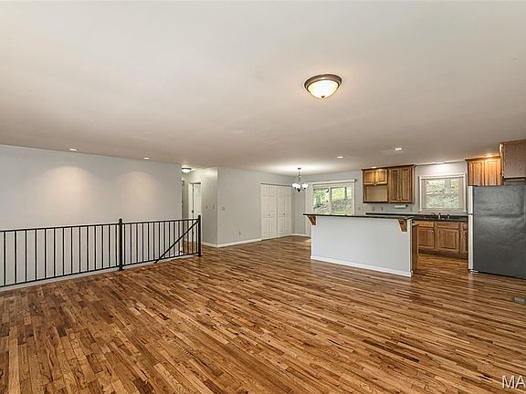 4th image of 83 N Kings Rd