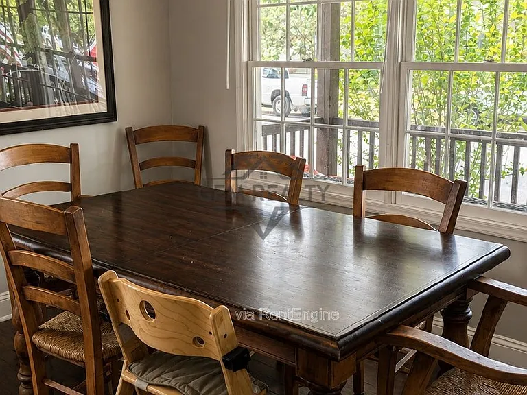 209 Prince Edward St — Photo 4