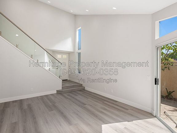 4th image of 74 Stanford Ct