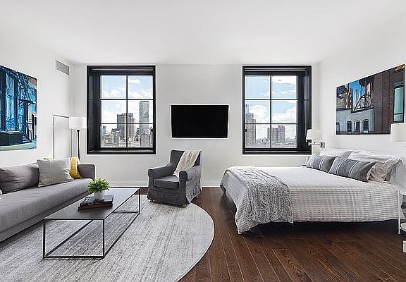 3rd image of 425 W 50th St APT 12B