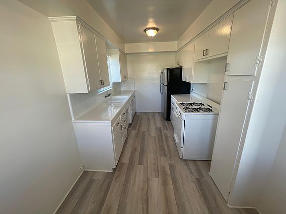 4th image of 648 Hill St APT A