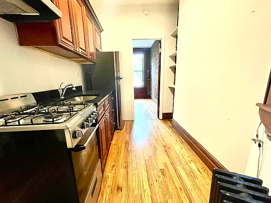 Rented by Bond New York | media 9