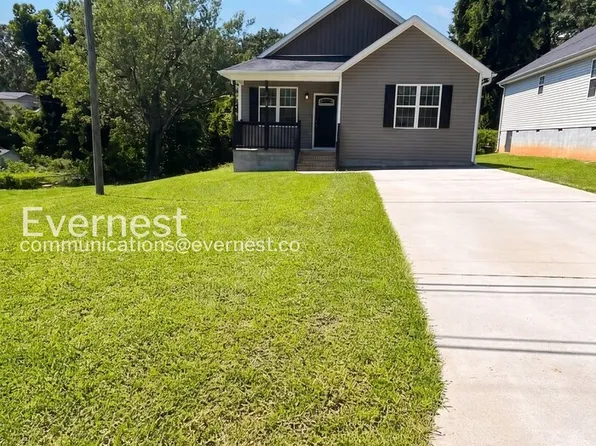 3702 Ogburn Ave, Winston Salem, NC 27105