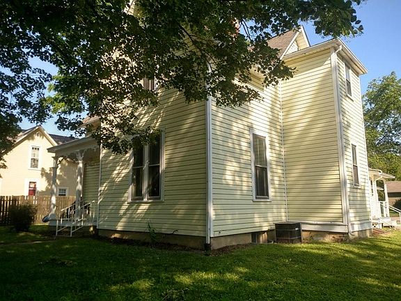 4th image of 155 E High St