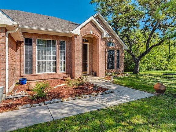 2nd image of 302 Foxglove Dr