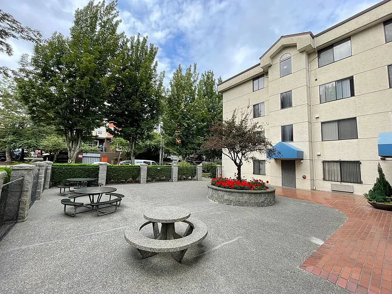First Hill Apartments — Photo 12