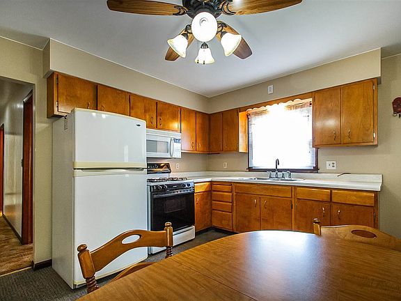 5th image of 318 Peach St