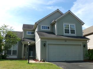 13 Middlefield Ct, Lake In The Hills, IL 60156
