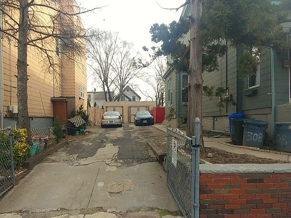 3rd image of 310 Sherman Ave