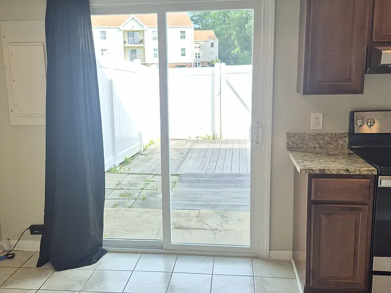 309 Surry Ln — Photo 7