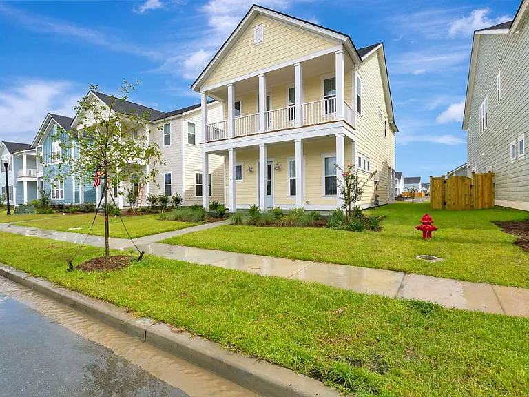 134 Cloverfield Trail Dr — Photo 1