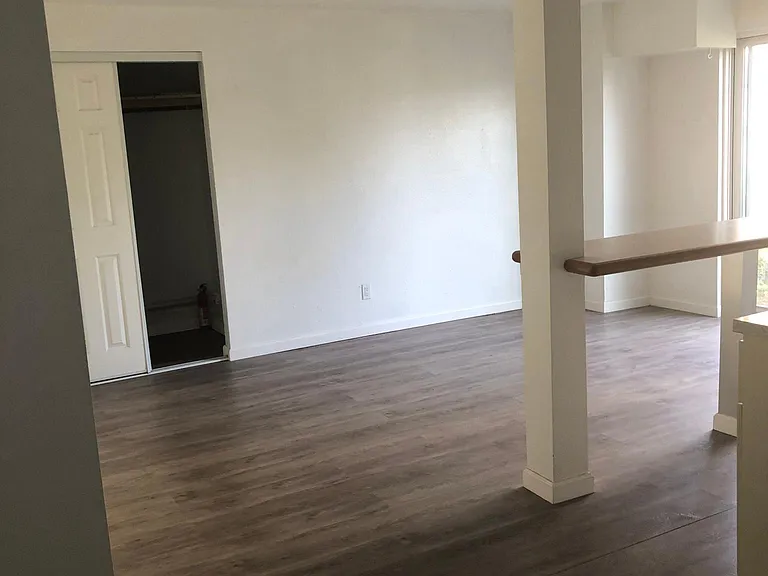608 28th Ave — Photo 1