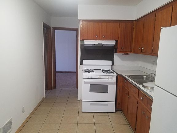 3rd image of 3211 Seward Ave APT 3