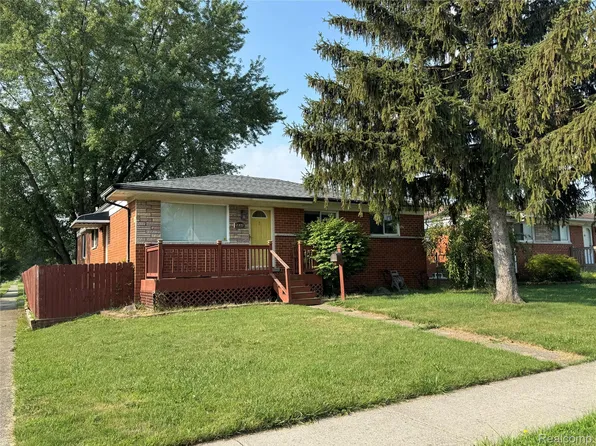 28319 Maplewood St, Garden City, MI 48135