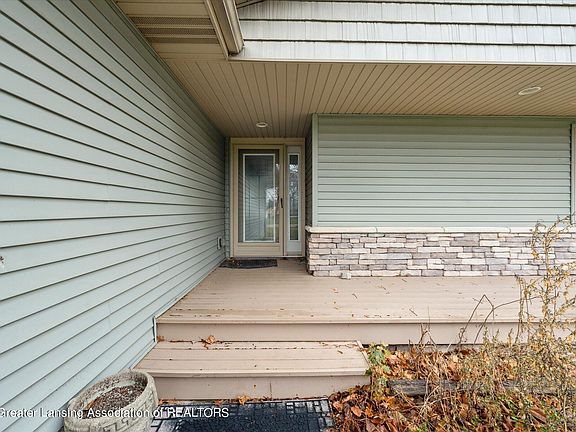 5th image of 1250 S Geneva Dr