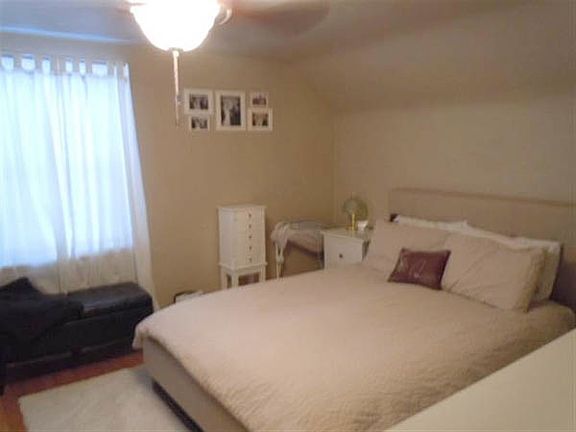 4th image of 214 Martha St