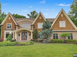 30 Fred St, Old Tappan, NJ 07675