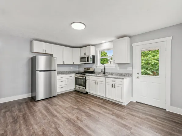 553 Farnsworth Ave, Clairton, PA 15025