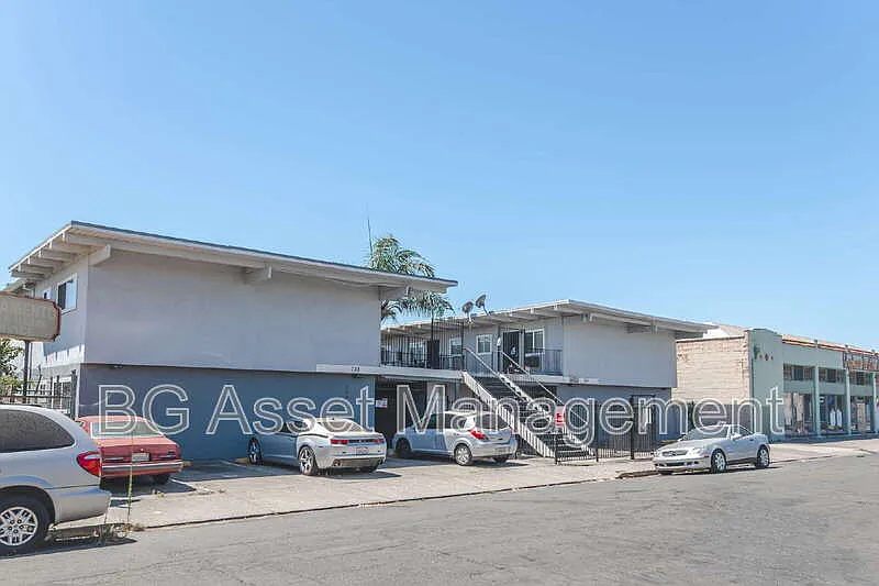 728 Darina Ave Unit 9 photo 1
